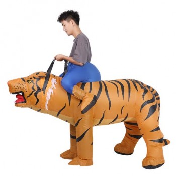 Надувной костюм для взрослого "Наездник на тигре"